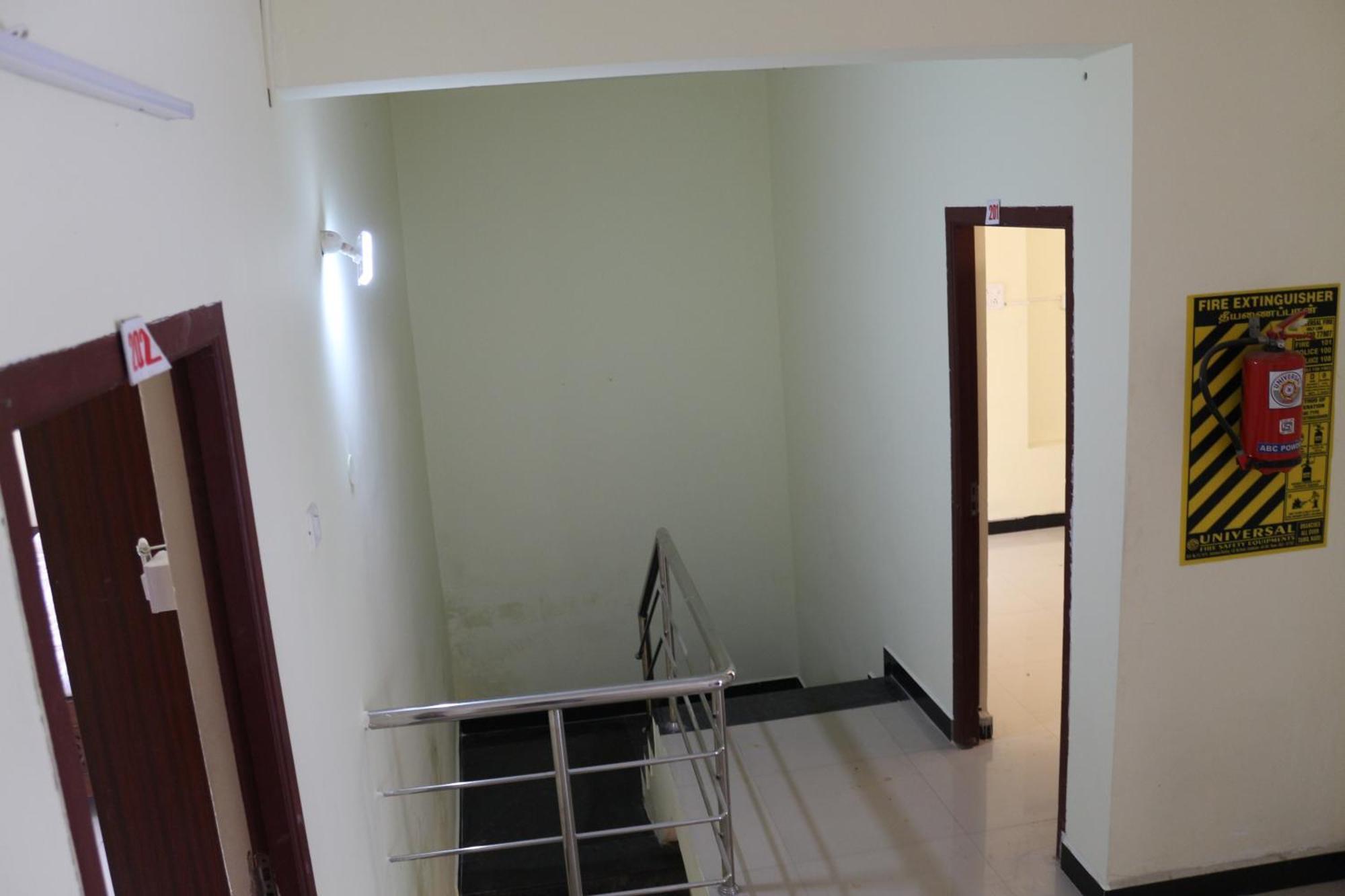 Renu Residency On The Way To Isha Yoga Centre- Adiyogi Near Maruthamalai * Marudhamalai